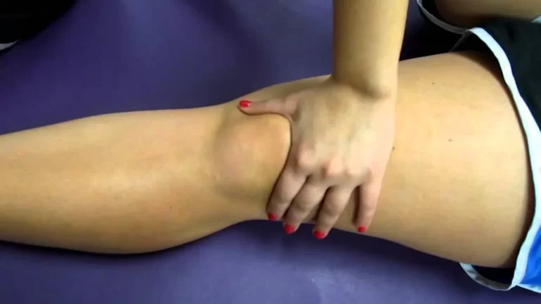 Patellar Grind Test for to knee