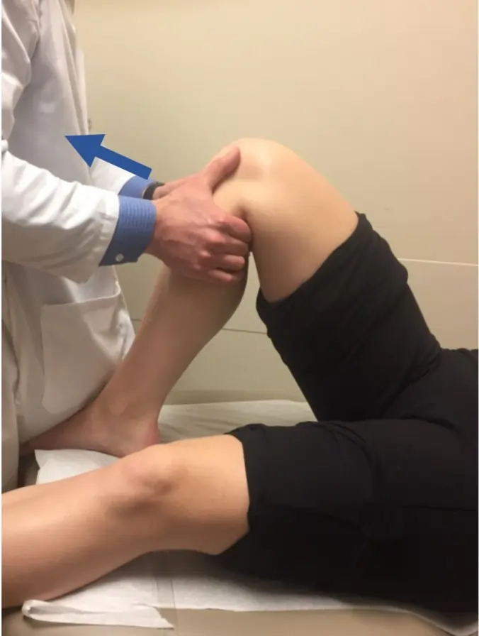 Test for the posterolateral rotary instability of knee