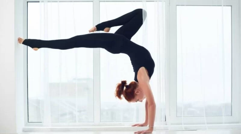 11 Crazy Yoga Poses for A Hardcore Practice - Welltech