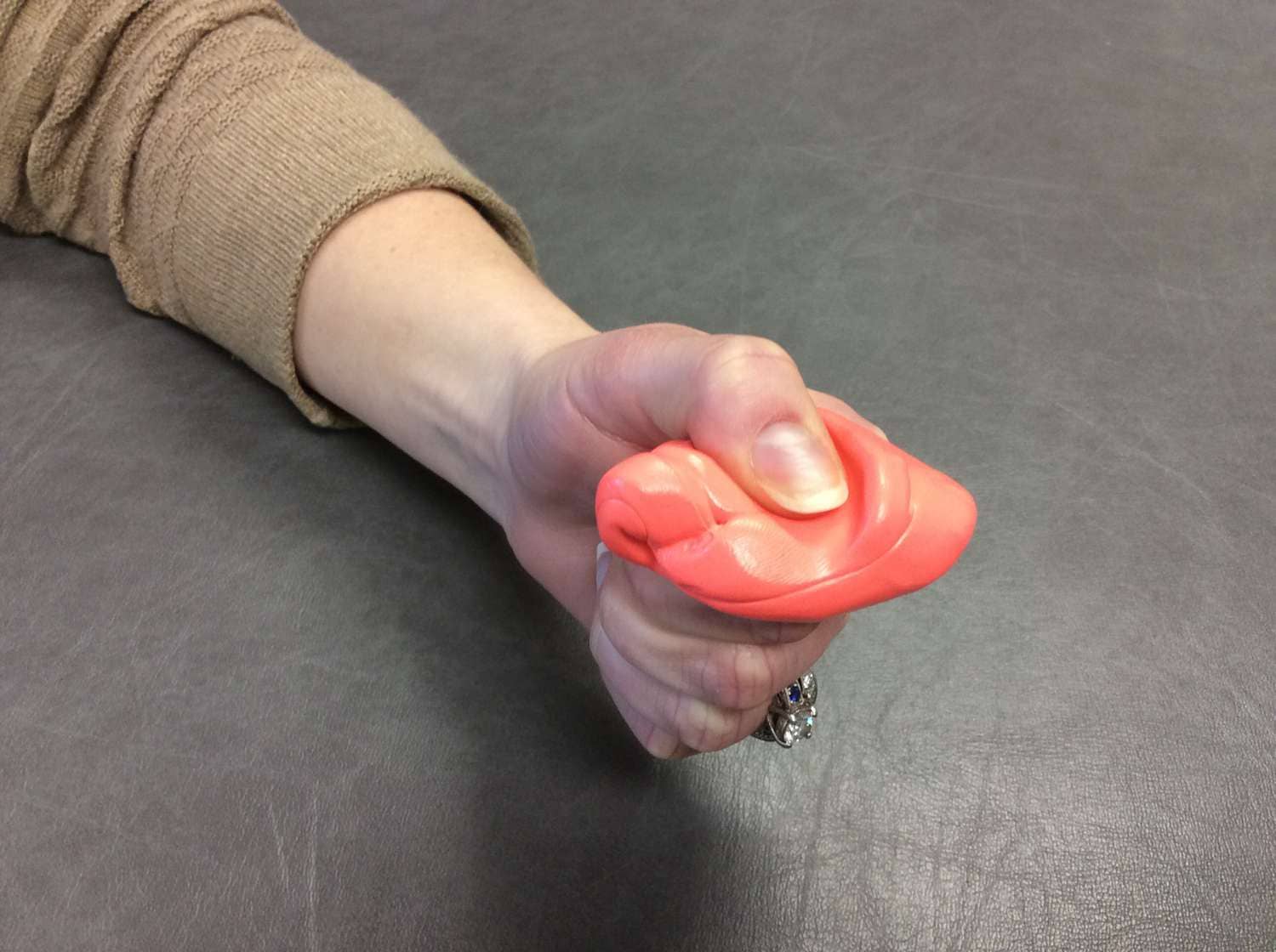 7 Best Exercises For Strengthening Your Hands - Mobile Physio