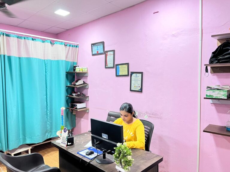 Dr. Soumyas Physiotherapy and Rehab Physiotherapist in Pune 768x576